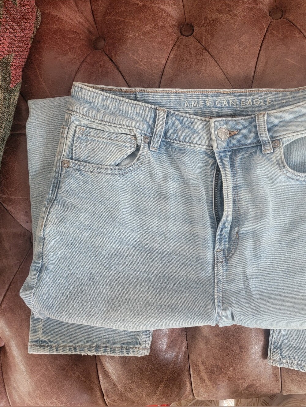 American Eagle Outfitters Light Blue Slim Straight Women’s Mom Jeans
